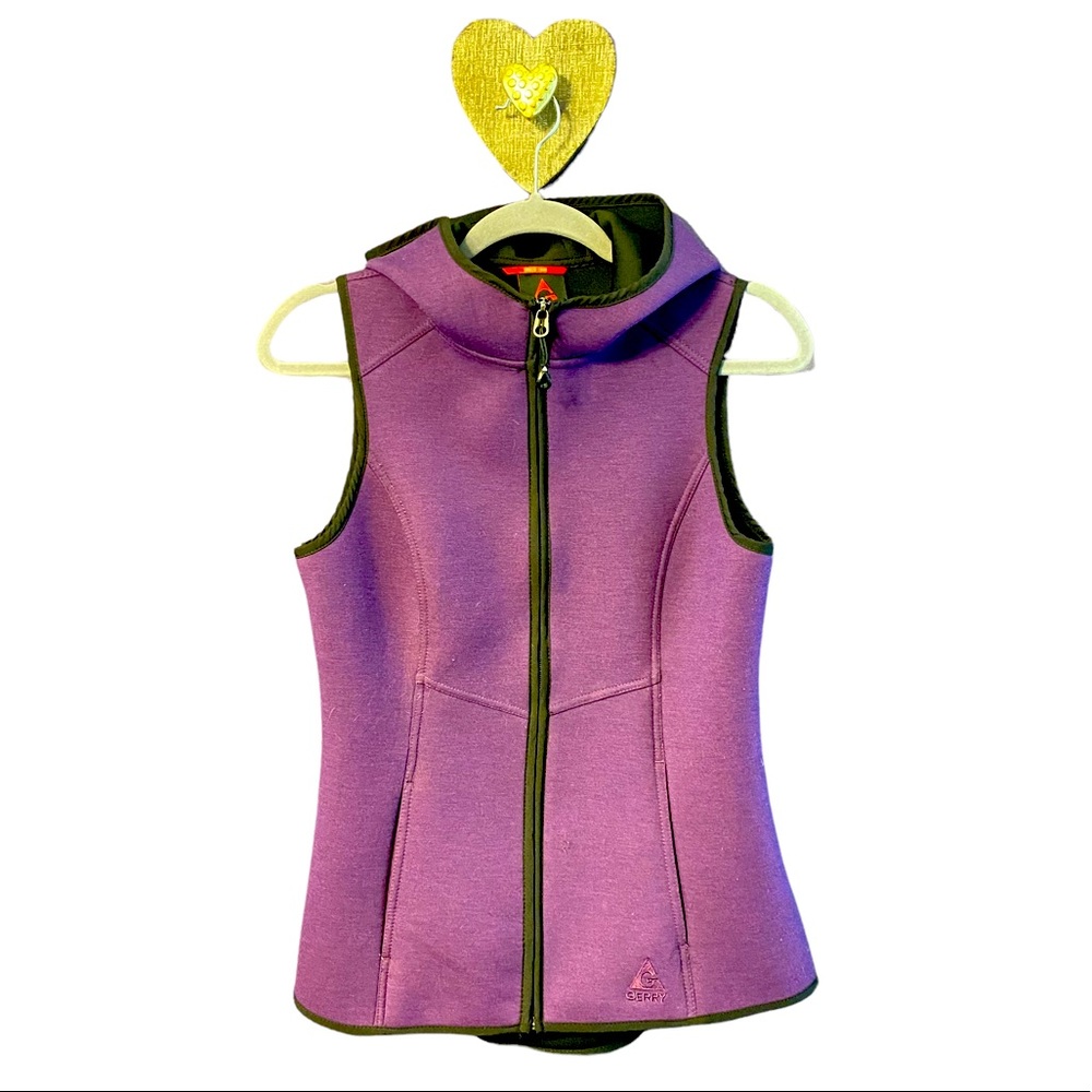 GERRY Size S Small Outdoor Womens Full Zip Hooded Vest Layer Purple Hiking EUC